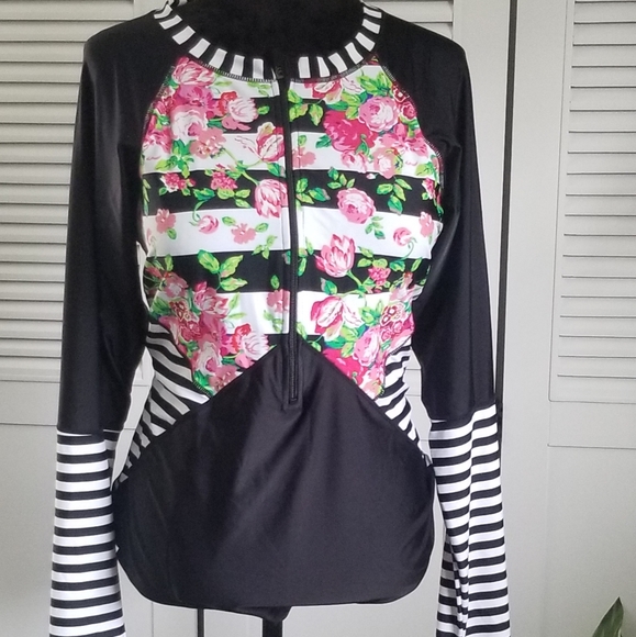 **SOLD**Floral Bodysuit/Swimwear XXL - Picture 2 of 4